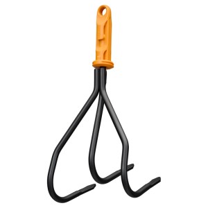 Fiskars OneClick Grubber mit orangefarbenem Griff, zum Auflockern des Bodens im Garten.