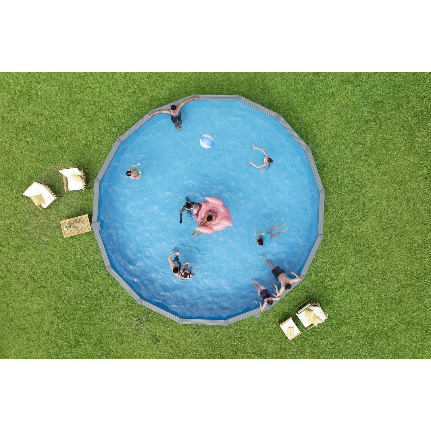 Bestway Hydrium Stahlwandpool-Set, Ø 732 cm, Holzoptik, mit Badegästen von oben.
