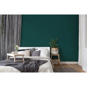 Schlafzimmer mit Bricoflor Uni Tapete in Petrol/Dunkelgrün. Dekorative Vliestapete in Textil Optik.