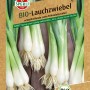 Sperli Bio Lauchzwiebel Samenpackung mit frischen, grünen Lauchzwiebeln.
