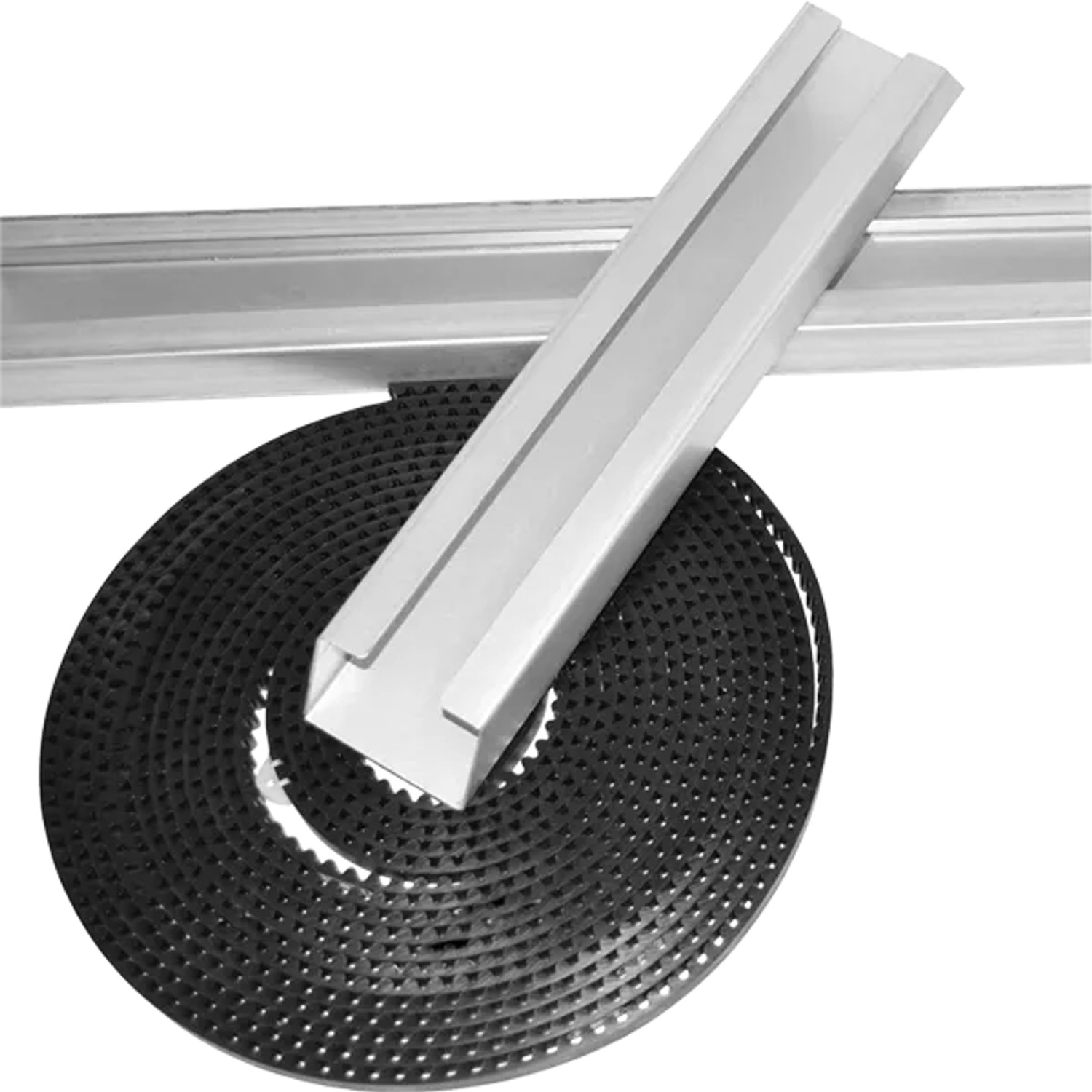 Chamberlain Schienenverlängerung für Garagentorantriebe, bestehend aus Schiene, Verbinder und Zahnriemen.