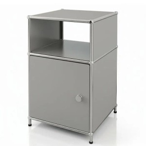 Graues Metallregal Floordirekt Concept Epure MK-040 mit 3 Ebenen, offenem Fach und Tür. Kompakte Ablage für Bad & Küche.