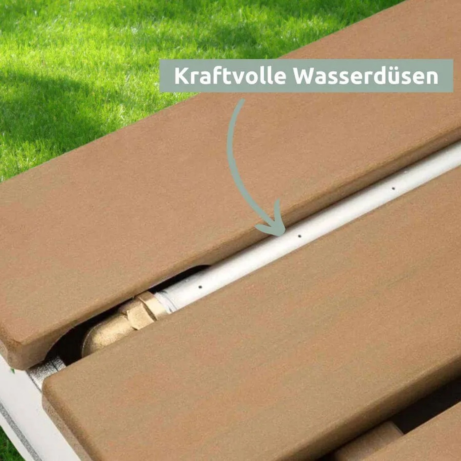 Detailaufnahme der holz4home Bodendusche mit Wasserdüsen für Garten, Pool und Camping.