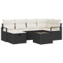 Schwarzes 7-teiliges Garten-Sofa-Set aus Poly Rattan mit cremefarbenen Kissen und Tisch.