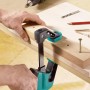 Werkzeug: wolfcraft Einhandzwinge EHZ Easy 75-300 beim Spannen von Holz.
