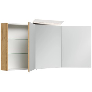 Posseik Spiegelschrank 140 cm Eiche Gold mit LED-Lampe und Glasböden, eine Tür geöffnet.