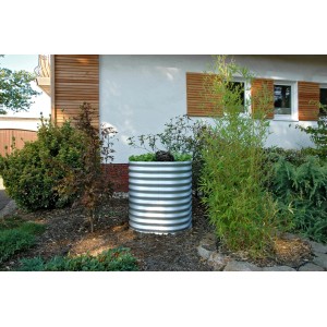 Rundes Vitavia Hochbeet Vita 858 aus Zink-Alu im Garten.