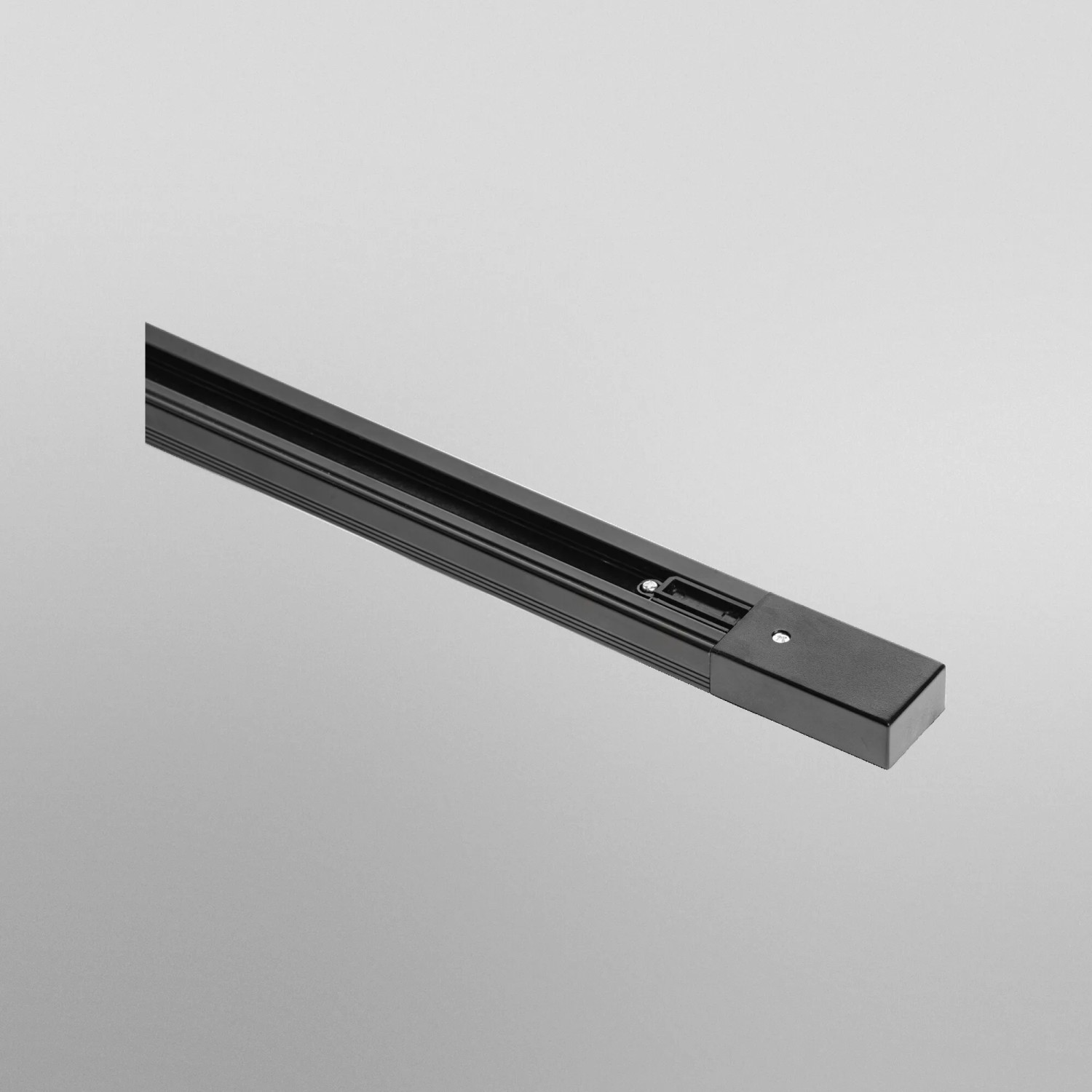 Ledvance Schienensystem: Schwarzer, elektrischer Verbinder (10,4 cm) für flexible Lichtgestaltung.