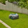 Gardena Sileno Smart Free Mähroboter für bis zu 1.200 m² Rasenfläche im Garten.