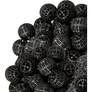 Schwarze Tetra Bio-Filterbälle (800 ml) für Aquarienfilter, Makro-Oberfläche.