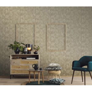 Goldene Erismann Vliestapete mit Wellenmuster im Raum, Teil der Elle Decoration Kollektion.