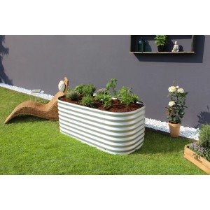 Vitavia Hochbeet Vita 630 aus Zink-Alu im Garten mit Bepflanzung.