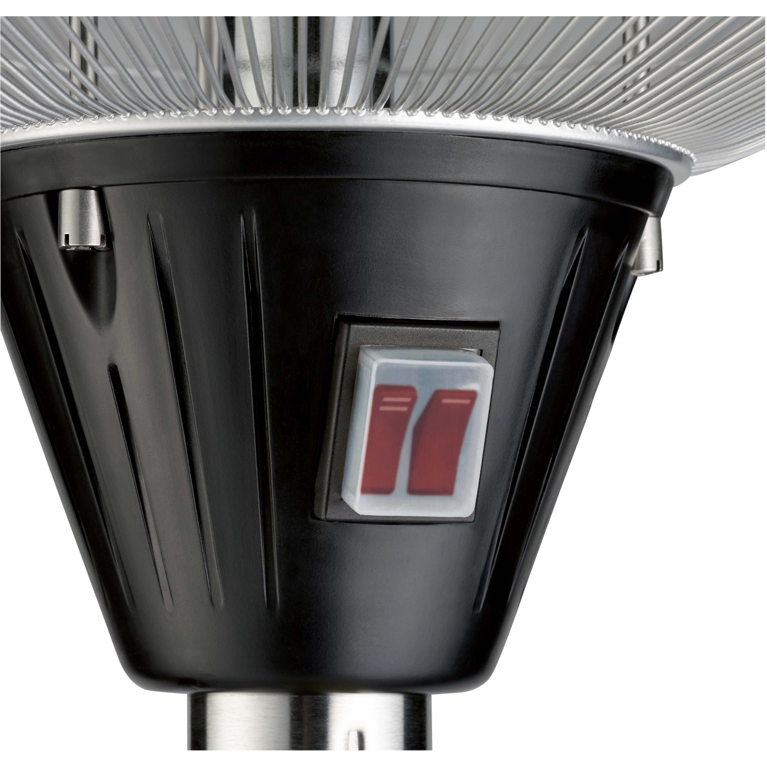 Detailaufnahme: Schwarzer Terrassenstrahler 2,1 kW mit Schalter zur Leistungsregulierung.