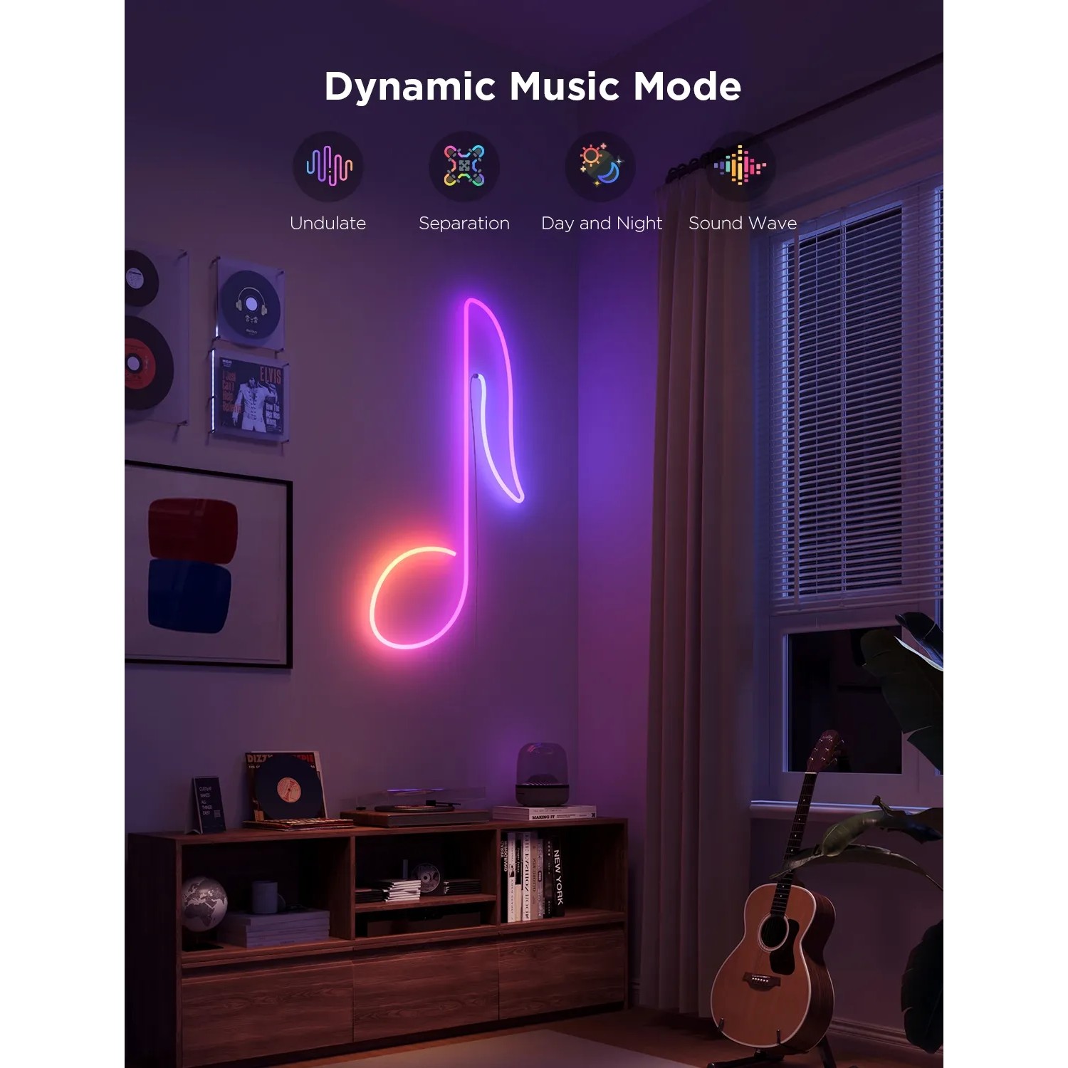 Govee Neonlichtschlauch H61D4-W 2 Weiß in Musiknotenform an Wand im Wohnzimmer.