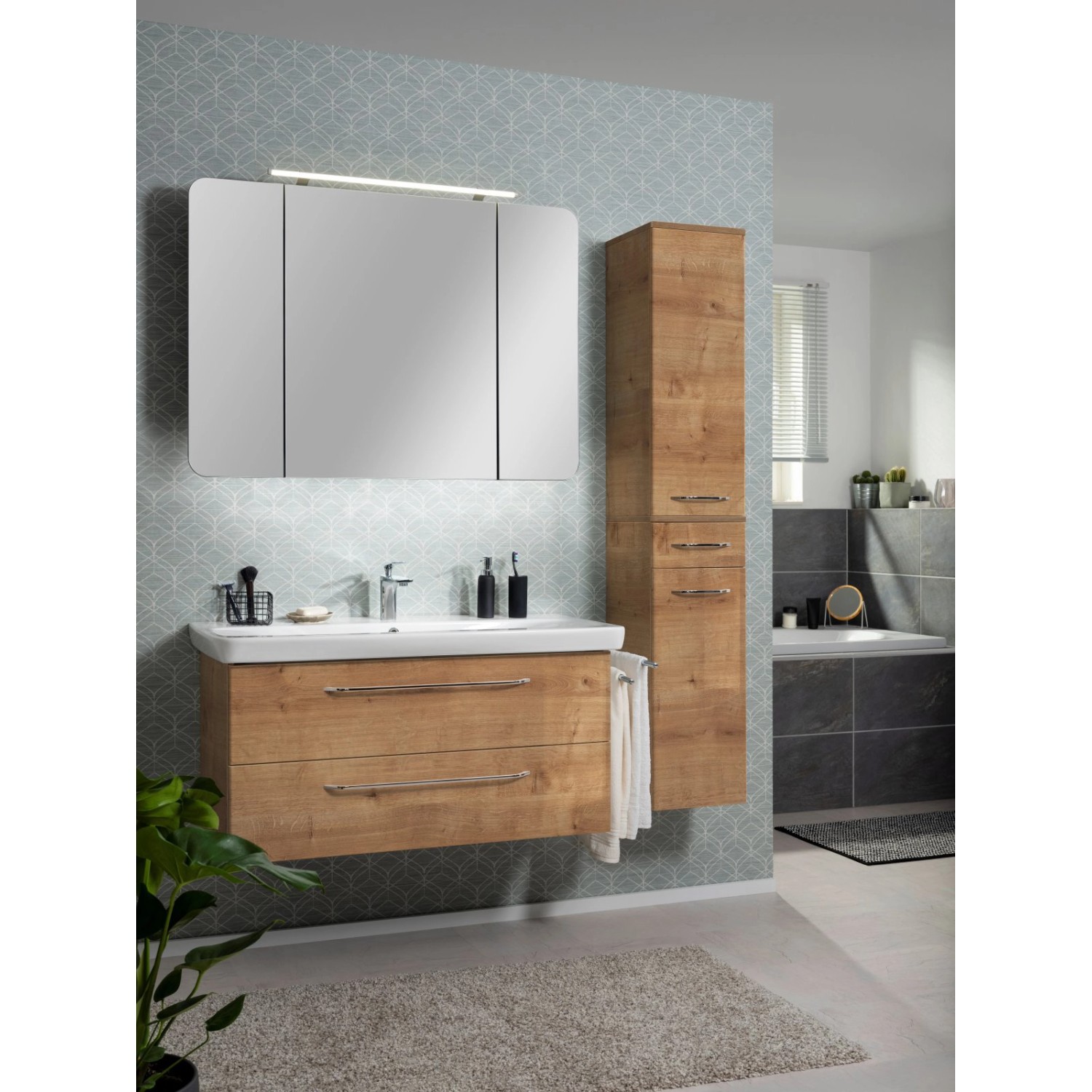 Fackelmann Milano Keramik-Waschbecken (107,5 cm, Weiß) im modernen Badambiente.