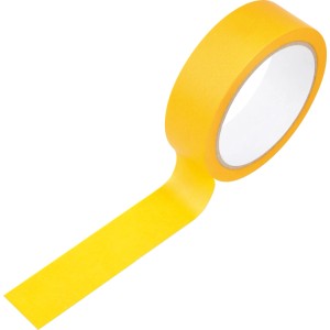 Gelbe Washi-Klebebandrolle, teilweise abgerollt. Präzises Abdeckmaterial für Malerarbeiten.