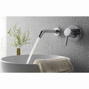 Runde PaulGurkes Unterputz Waschtischarmatur aus Chrom mit Wasserfluss.