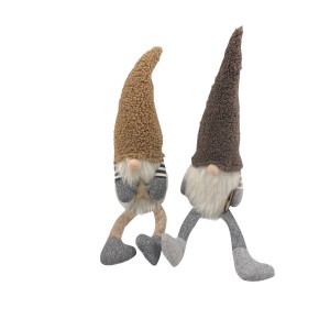 2-fach sortierter Boltze Kantenhocker Tillmann als Geschenkartikel mit braunen Zipfelmützen.