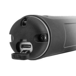 Detailaufnahme: STAHLWERK Akkuschrauber ASK-36 ST Stabschrauber mit USB-Ladeanschluss.