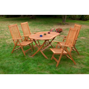 5-teiliges Gartenmöbel-Set Vitoria aus braunem Eukalyptusholz mit rechteckigem Tisch.