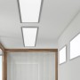 Moderne Trio LED-Deckenleuchte Phoenix, Nickel matt, 120x30 cm, in hellem Raum.