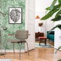 Grüne Marburg Vliestapete Ivy Nov Floral im Wohnraum mit Pflanzenmotiven.