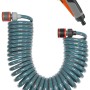 Gardena Spiralschlauch-Set 10 m mit Impulsbrause und Hahnverbinder für die Gartenbewässerung.