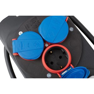 Brennenstuhl Baustromverteiler CEE IP44, 16 A, mit 2 m Kabel, Detailaufnahme der Steckdosen.