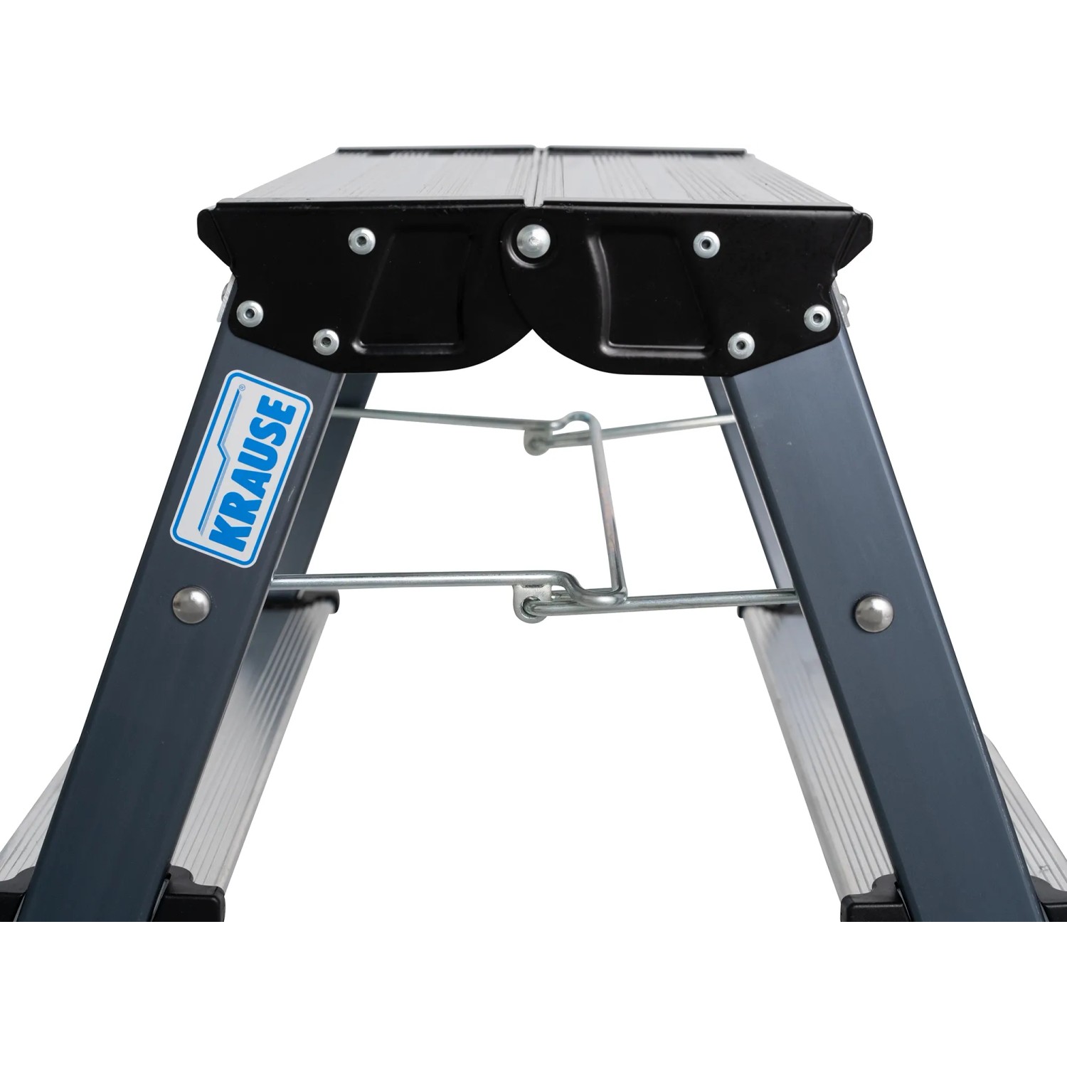 Detailansicht des Krause Klapptritt Treppy mit 2 Stufen aus Aluminium.