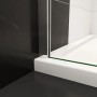 Detailaufnahme: Walk-In Dusche mit 10mm Nano Glas, hochglanz verchromtem Rahmen und Klarglas Seitenwand.