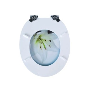 Weißer SINOBATH WC-Sitz mit Absenkautomatik und dekorativem Lilien-Motiv. Robuster MDF Holzkern Toilettensitz.