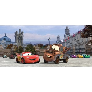Disney Cars Fototapete mit Lightning McQueen und Hook in London. Kinderzimmer Deko.