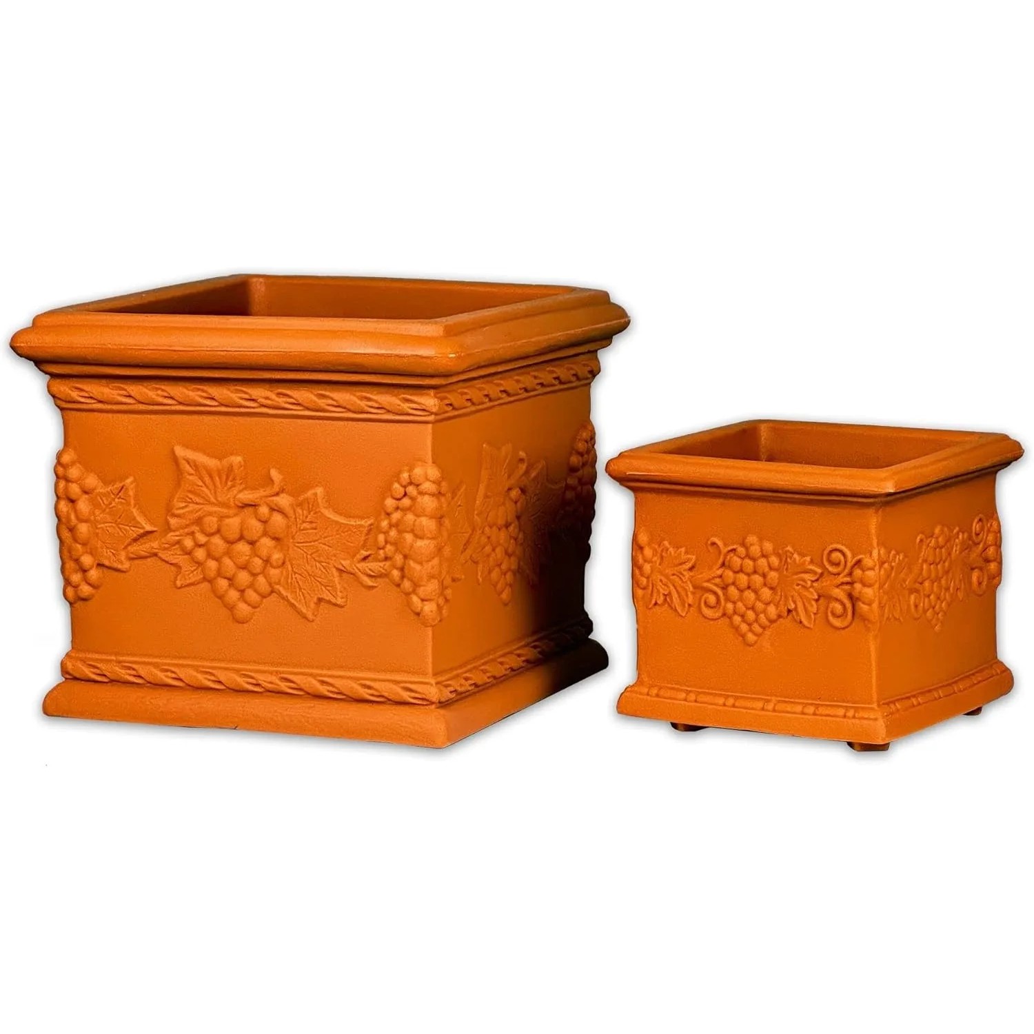 Quadratische, terrakottafarbene Blumentöpfe "Venedig" mit mediterraner Verzierung.