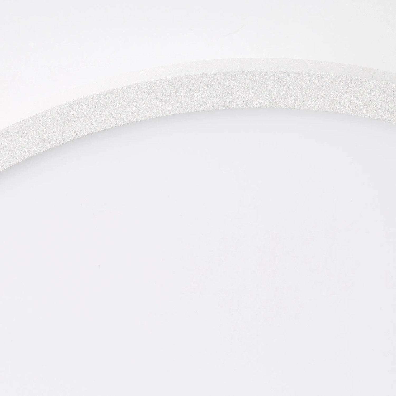 Rundes, weißes LED-Panel Buffi für Deckenaufbau, Ø 35 cm. Schlichtes Design mit kaltweißem Licht.