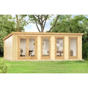 Unbehandeltes Alpholz Gartenhaus Atrium D mit Pultdach und Anbaudach im Garten.