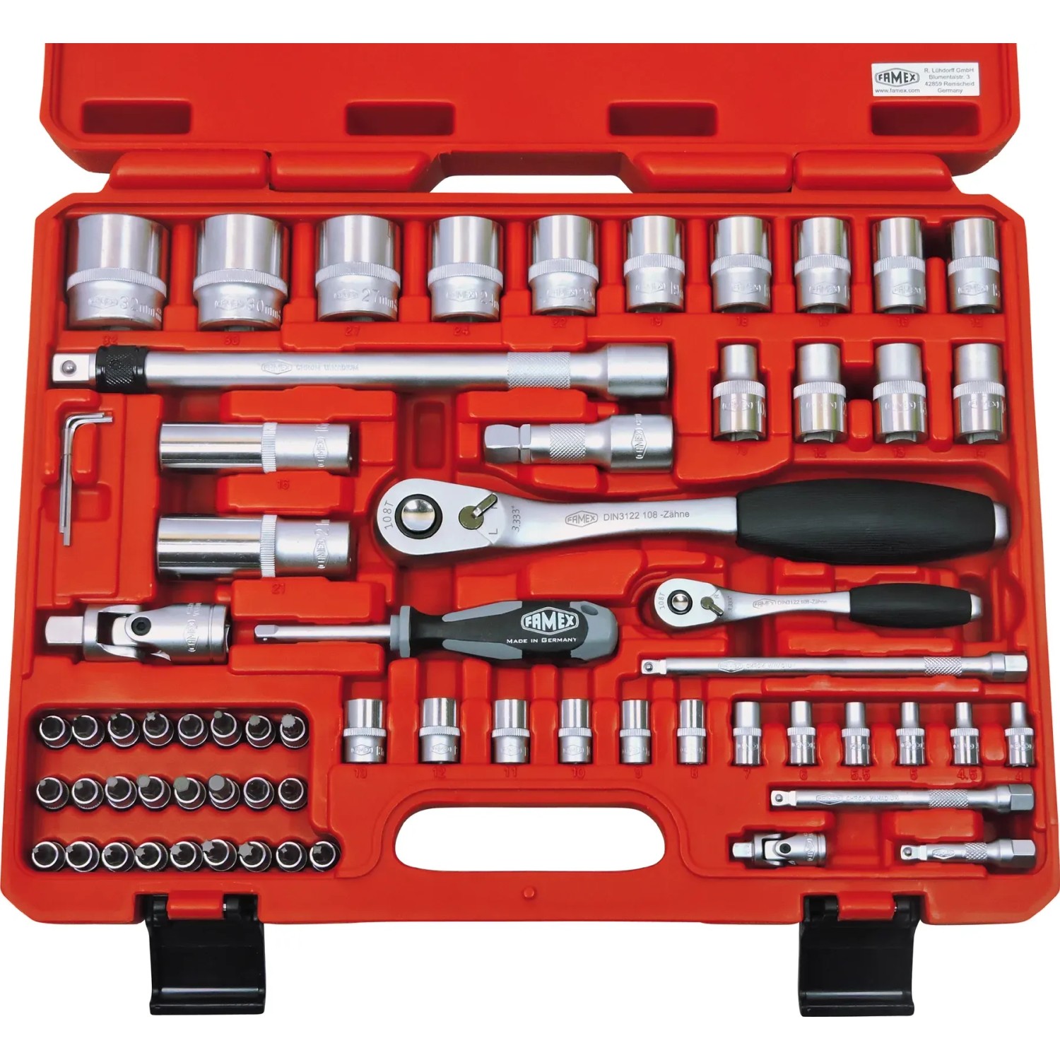 Famex Alu Werkzeugkoffer mit 66-teiligem Steckschlüsselsatz, rot, geöffnet.