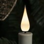 Detailaufnahme: Konstsmide LED Baumkerze, warmweiß, kabellos. Weihnachtsbaumbeleuchtung für Innen.