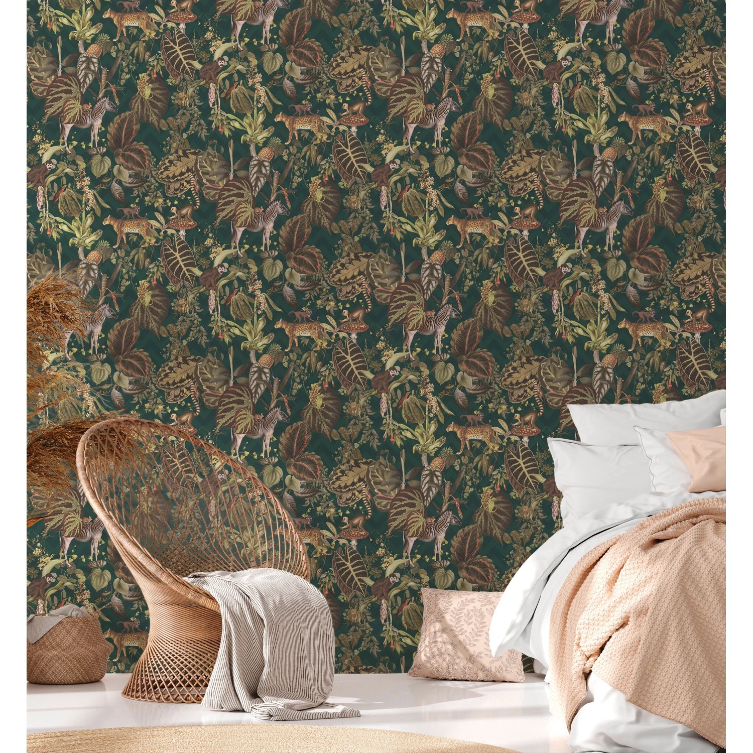 Michalsky Living Vliestapete Dschungel Grün/Braun/Beige mit Tier- und Pflanzenmotiven.