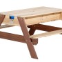 Sand- und Wasserspieltisch Nick Braun aus Holz, ideal für Kinder zum Spielen und Picknicken im Garten.