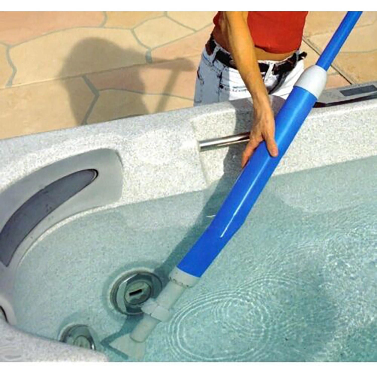 Canadian Spa Whirlpool Sauger Set Deluxe im Einsatz zur Poolreinigung.