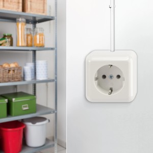 Aufputz Schuko-Steckdose von Merten, weiße Thermoplast-Ausführung.