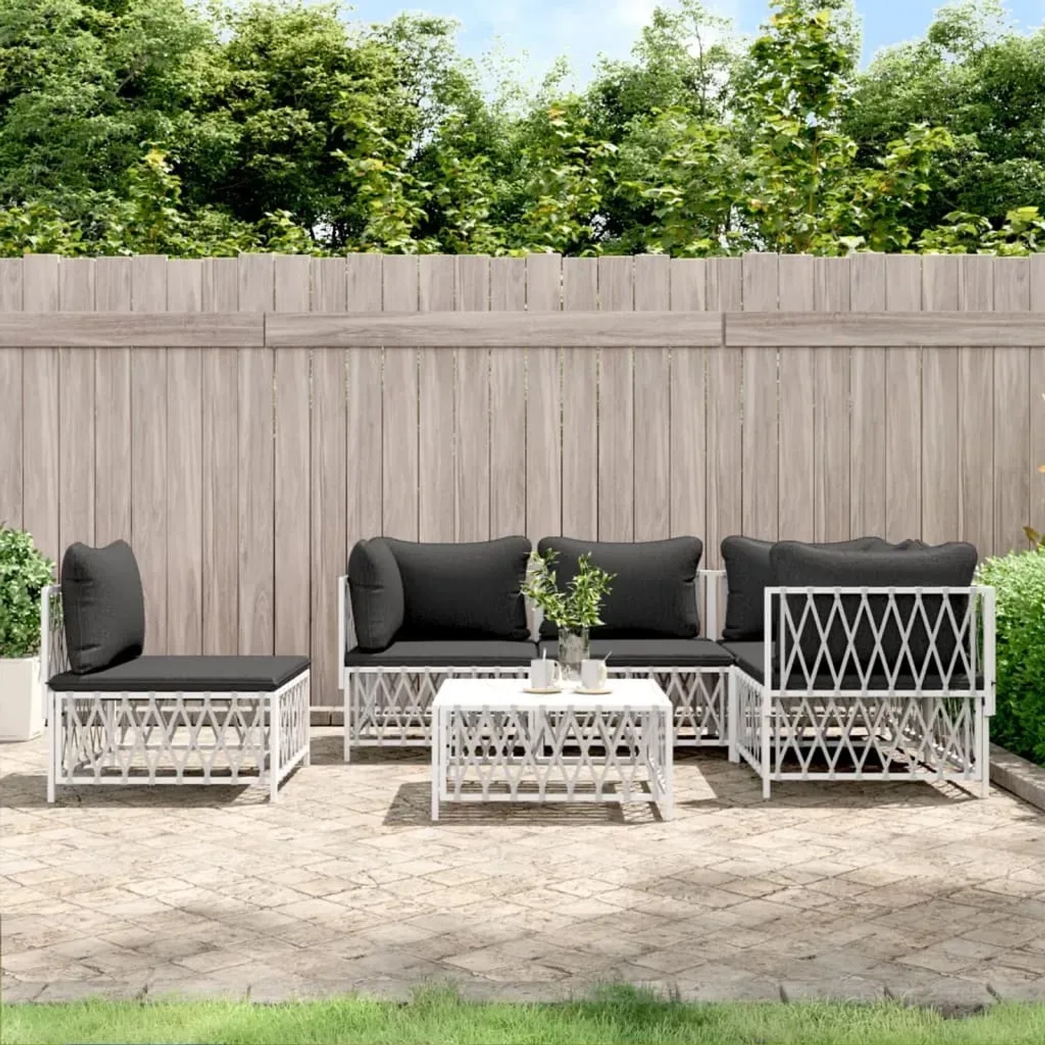 Weißes 6-tlg. vidaXL Garten-Lounge-Set mit grauen Kissen und Stahlrahmen.