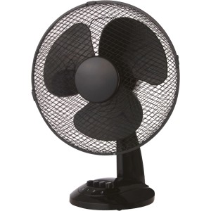 Schwarzer Tischventilator, Ø 30 cm, mit Metallschutzgitter und drei Geschwindigkeitsstufen.