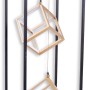 Näve LED-Stehleuchte Tripolis, 140 cm, Design-Lampe mit drei goldfarbenen Würfeln in schwarzem Rahmen.