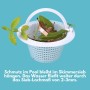 Weißer Amapool Skimmer Korb 16 cm gefüllt mit Blättern und Ästen für die Poolreinigung.