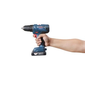 Bosch Professional GSR 18 V-21 Akku-Bohrschrauber in Hand, blau, 18V, ohne Akku/Ladegerät.