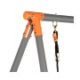 Kettler Einzelschaukel: Detailansicht des grauen Metallrahmens mit orangefarbenen Verbindungen und Schaukelseil. Ideal für Garten.