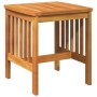 Quadratischer Beistelltisch aus Akazienholz, Teil des vidaXL Garten-Lounge-Sets.