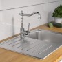Verchromte Schütte Küchenarmatur Old Style auf Spüle montiert. Einhebelmischer mit nostalgischem Design.
