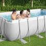 Bestway Frame Pool-Set Power Steel, 412x201x122 cm, lichtgrau, mit Familie im Garten.